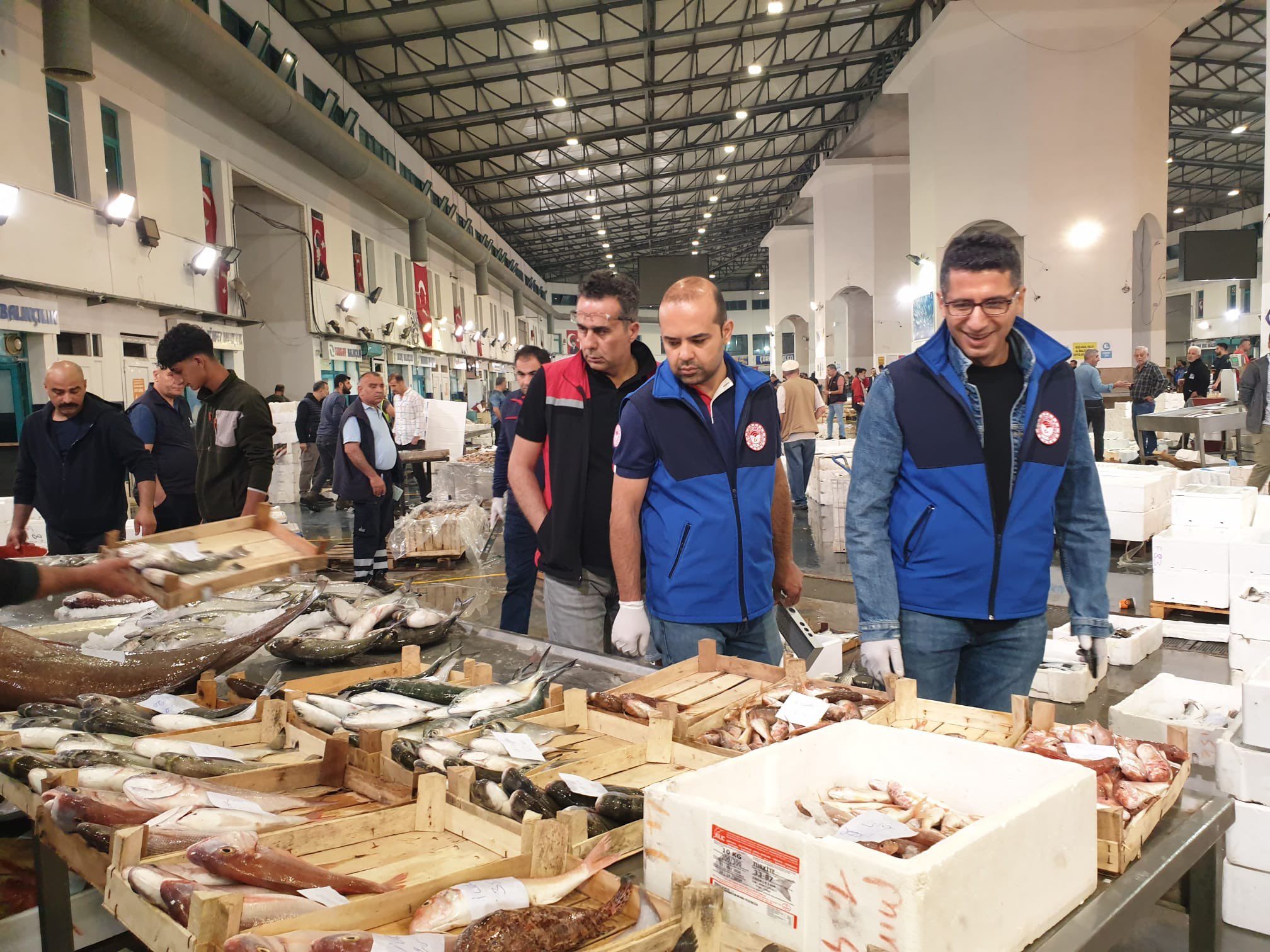 İzmir'de yasaklı balık avına 52 bin 484 lira ceza