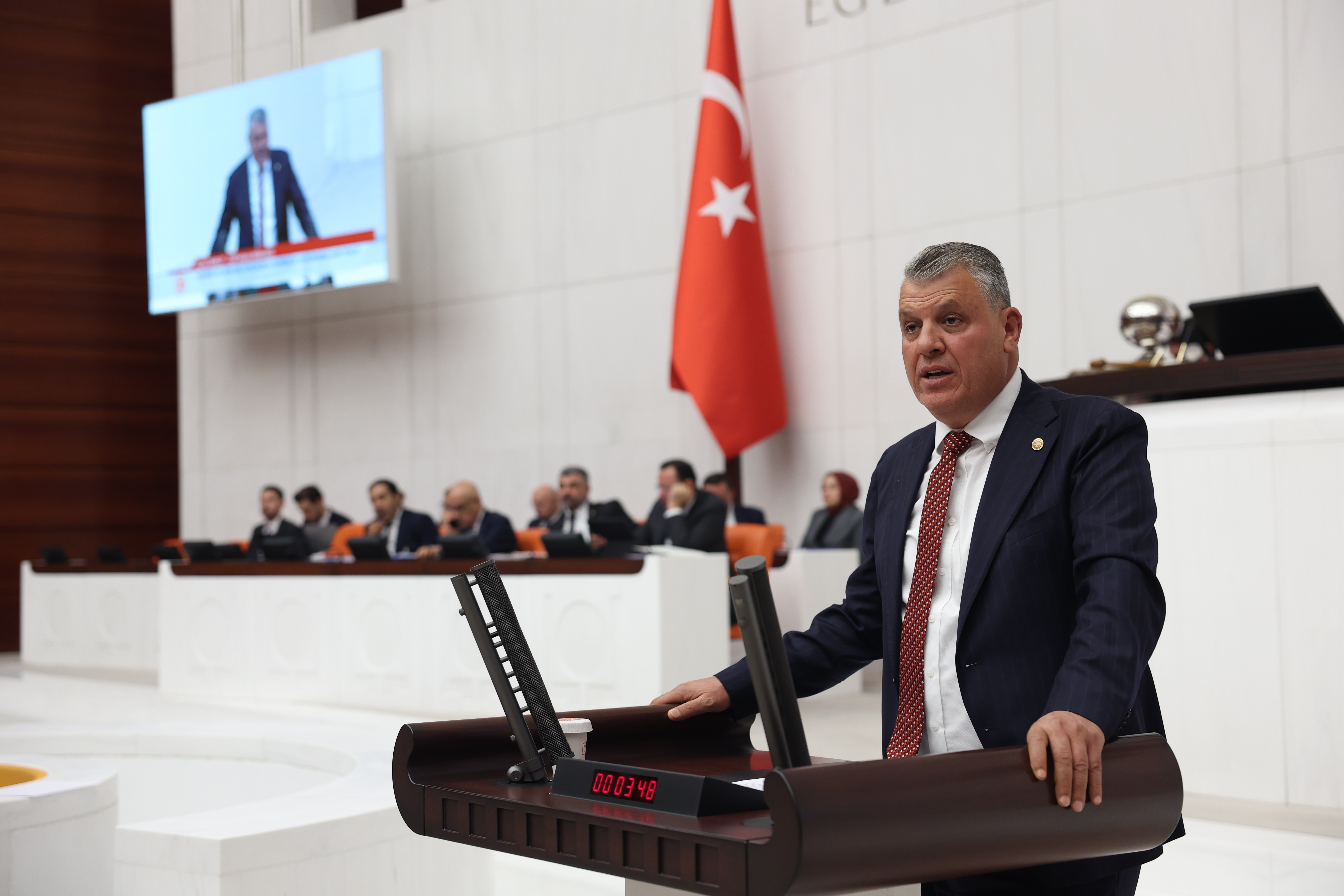 CHP'li Barut: "Bu dilsiz canlıların bütün vebali, günahı sizlerin boynunuzadır"