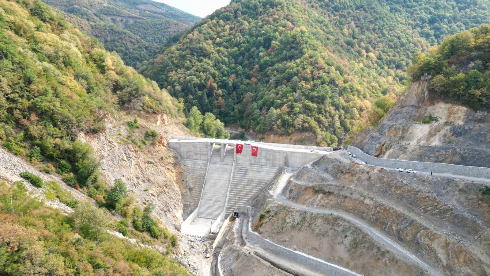 Bin dekarı suyla buluşturacak Eldeş Barajı'nda su tutulmaya başlandı