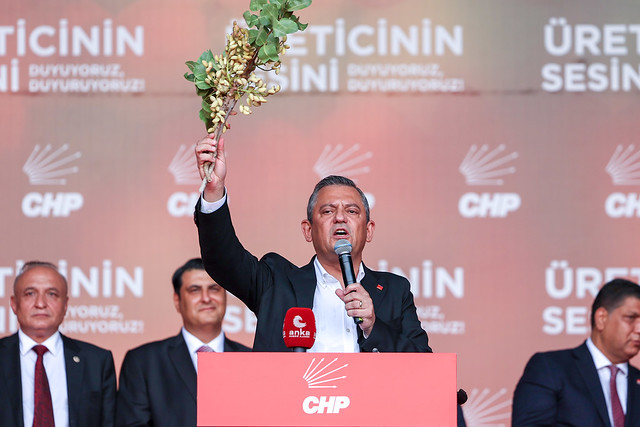 CHP Genel Başkanı Özel: "Bütün masraflar 3 kat artarken fıstık fiyatının düşmesinin izahı yok"