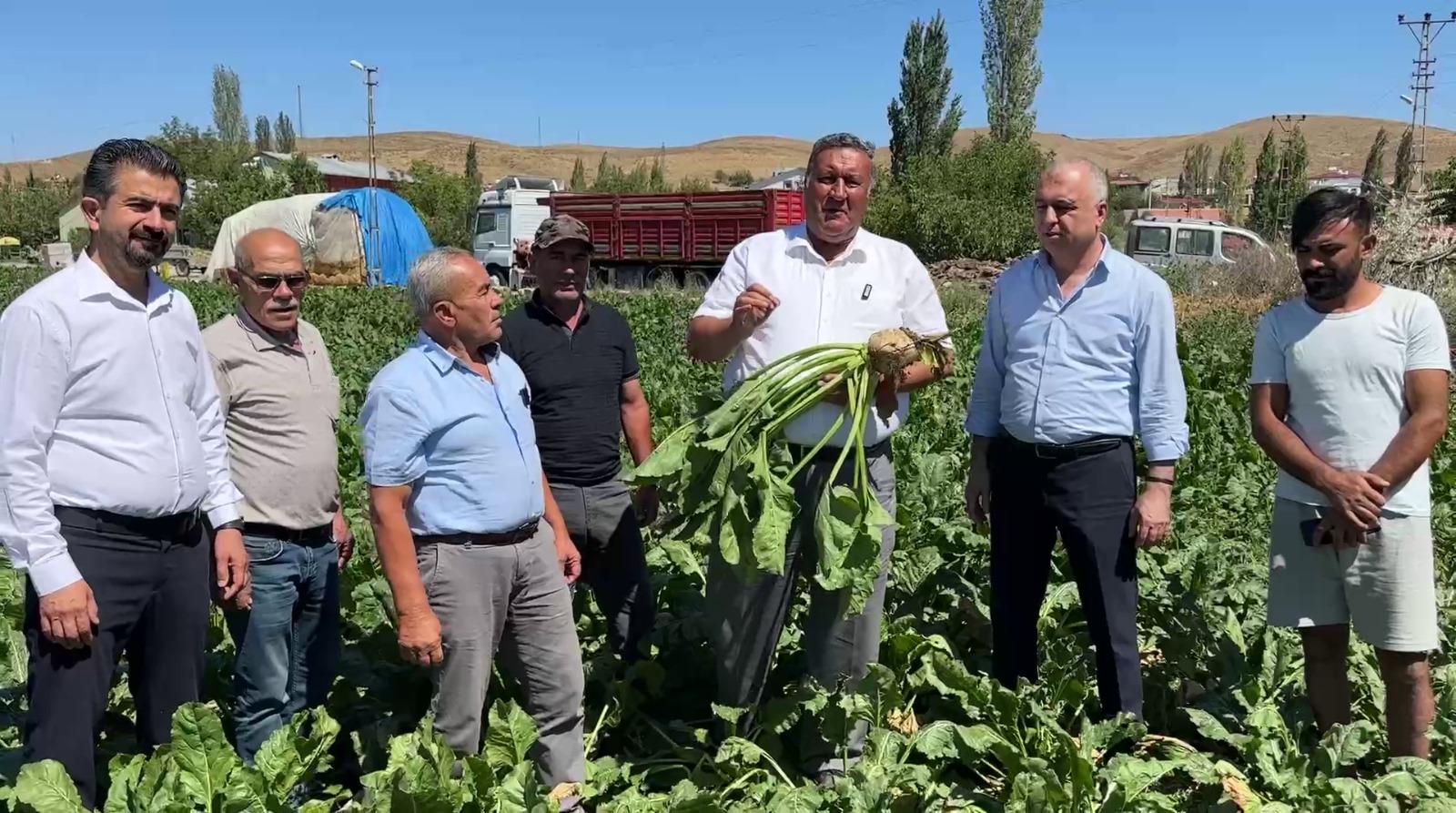 CHP'li Gürer: "Pancar çiftçisi bu yıl en az 2500 lira fiyat bekliyor"