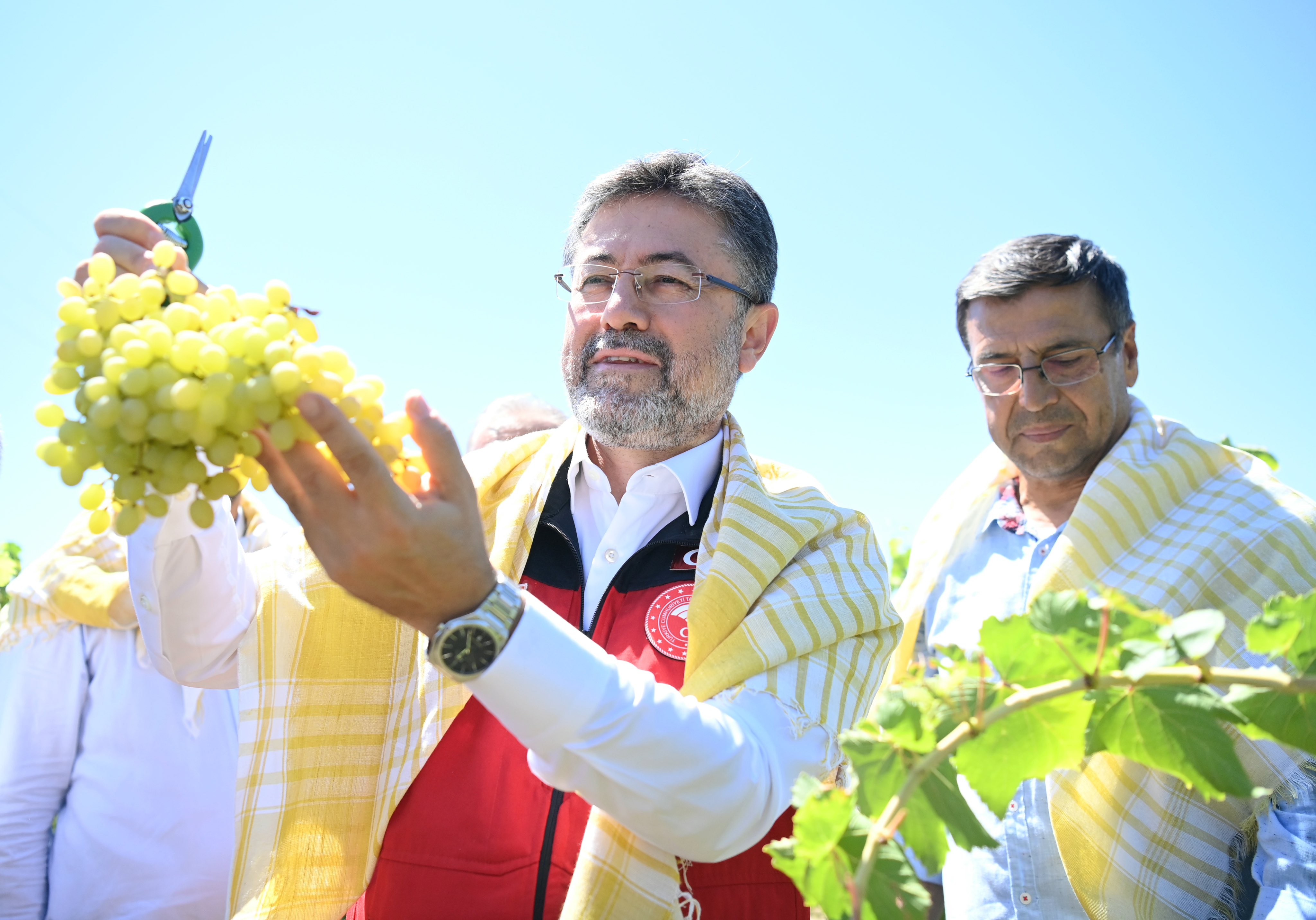 Bakan Yumaklı, tarla-market arasındaki fiyat uçurumu hakkında konuştu