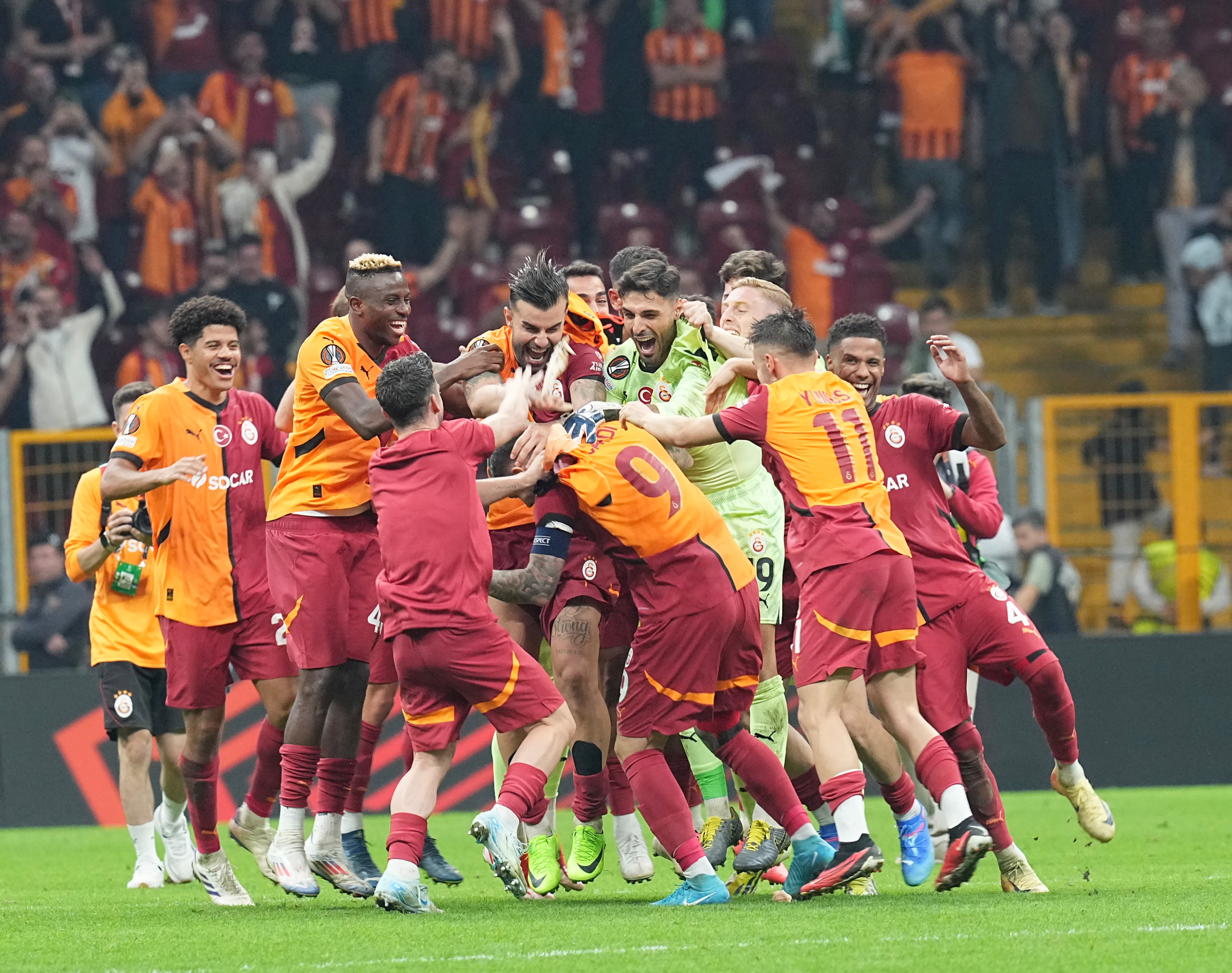 Galatasaray'da 3 golün altı taraftarı kesmiyor