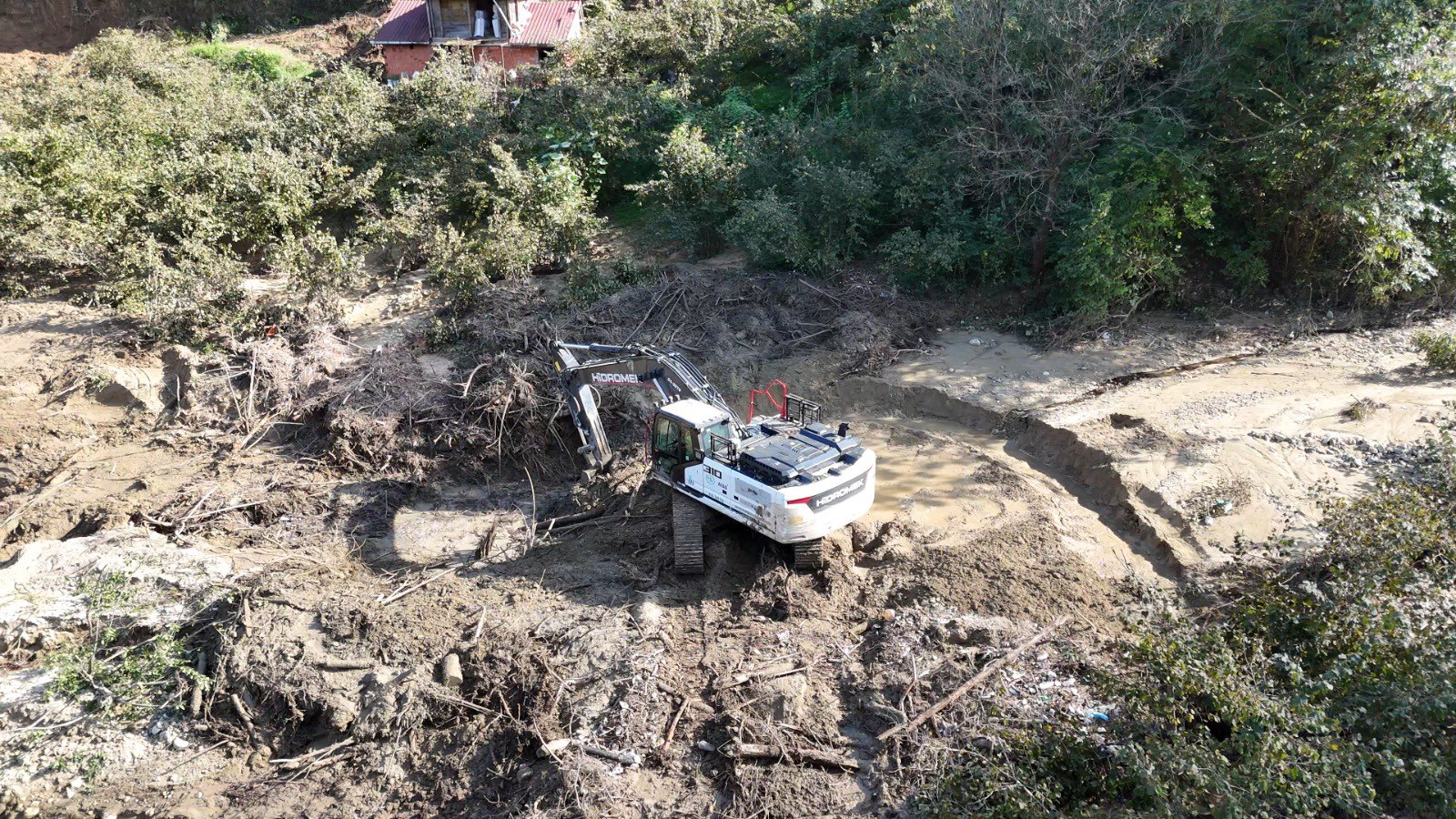 Trabzon'daki sel ve heyelanlarda 503 bin metrekare tarım arazisi zarar gördü