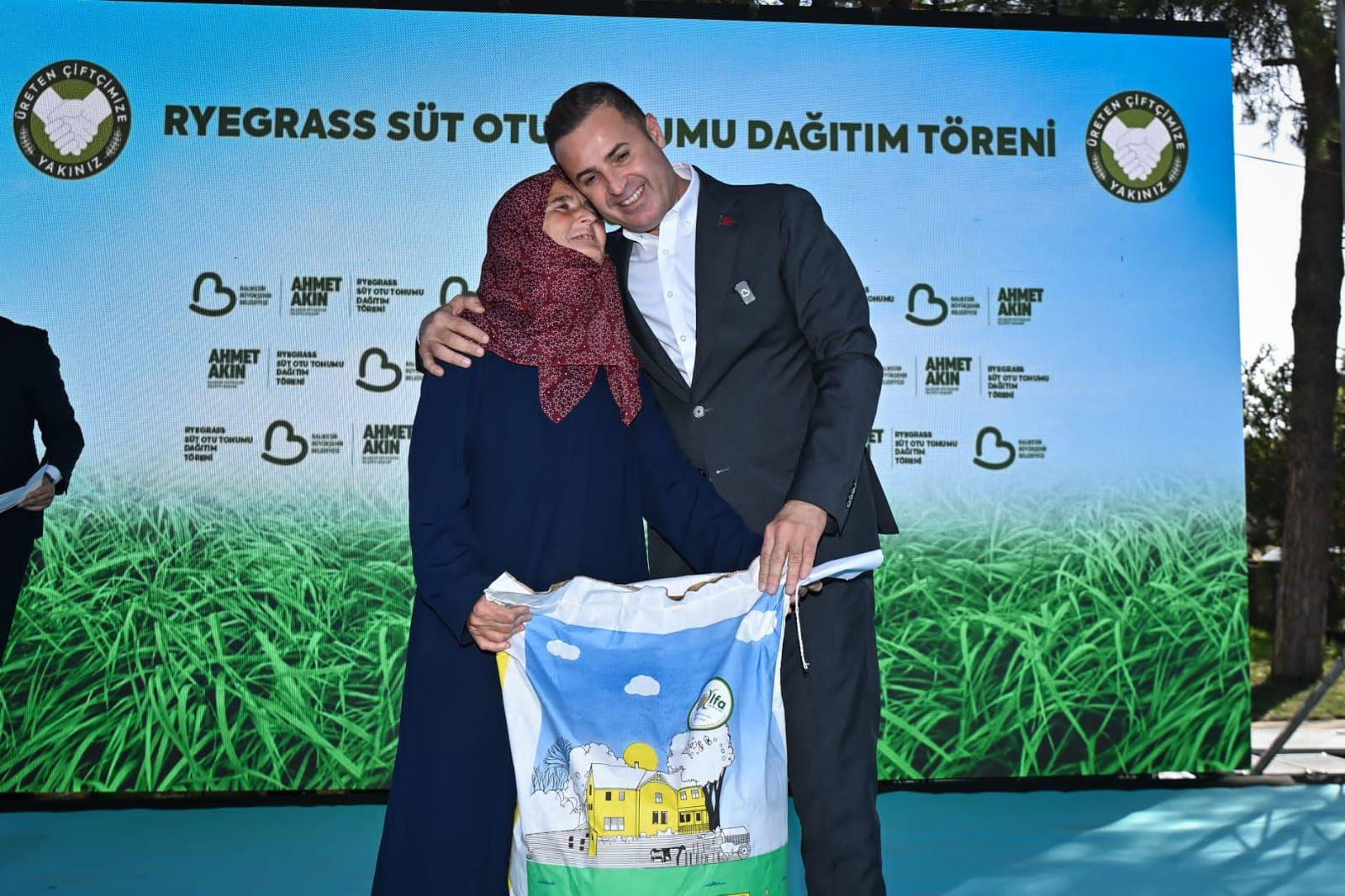 Balıkesir'de "süt otu tohumu" desteğiyle hayvancılığa destek