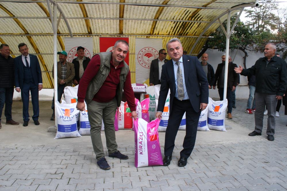 Bilecik'te yem bitkisi tohumu dağıtıldı