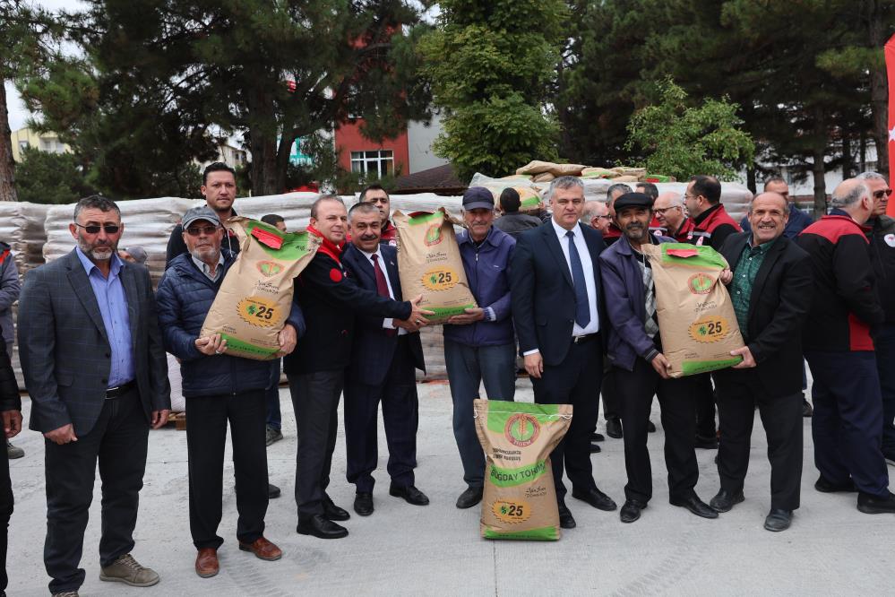 Kayseri'de afetlerden etkilenen bin çiftçiye buğday tohumu dağıtıldı
