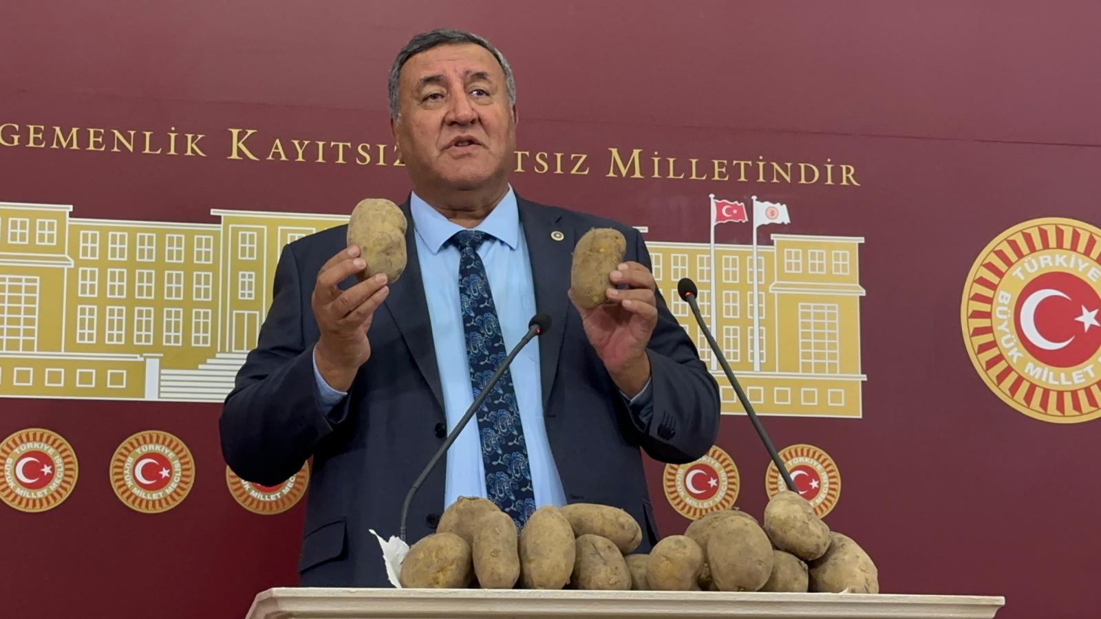 CHP'li Gürer'den Meclis'te "patates"li basın toplantısı