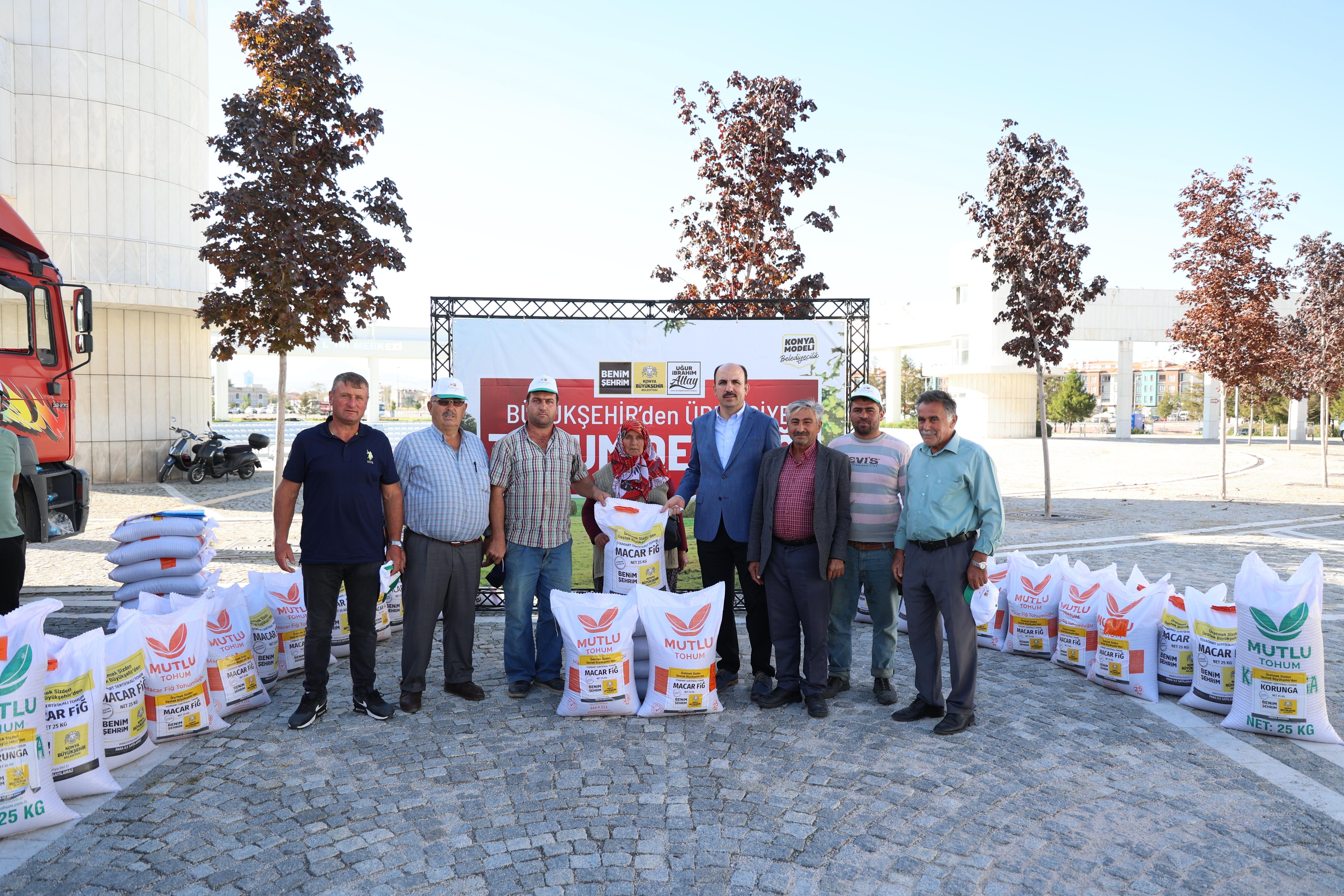 Konya Büyükşehir Belediyesinin tarıma desteği sürüyor