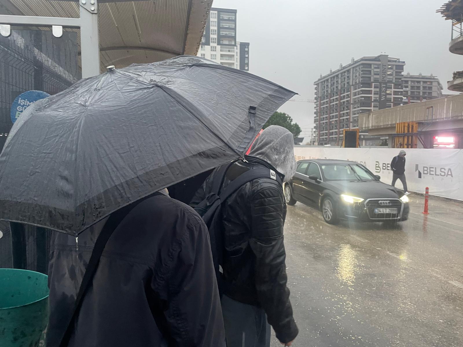 Bursa aylık ortalama yağışın yaklaşık yarısını bir günde aldı