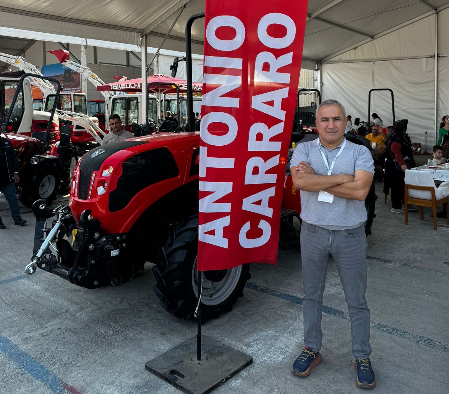 Bağ ve bahçelerin vazgeçilmezi İtalyan Antonio Carraro, Adana Tarım Fuarı'nda ilgi odağı oldu
