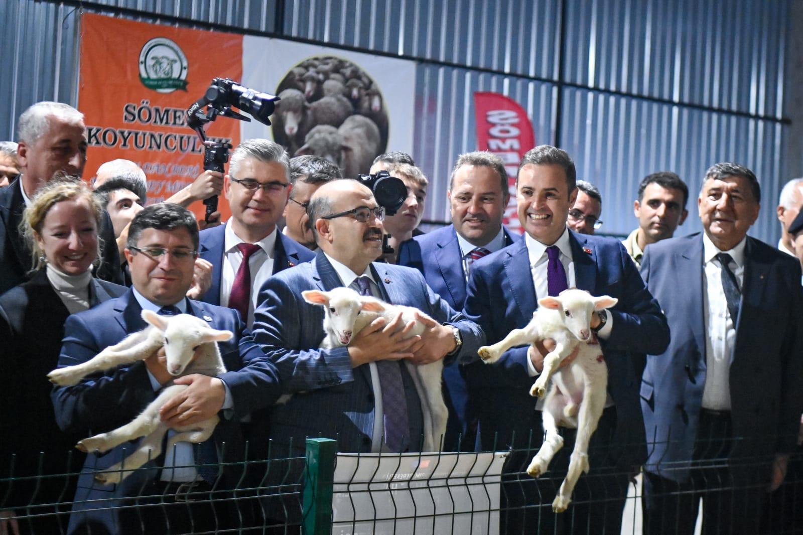 Balıkesir'de çiftçilerin susam, kırmızı meyve ve elmalarını Büyükşehir satın alacak