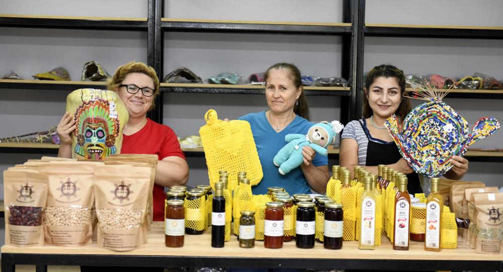 Muratpaşa'nın kadın kooperatifleri 2,3 milyon lira kazandı