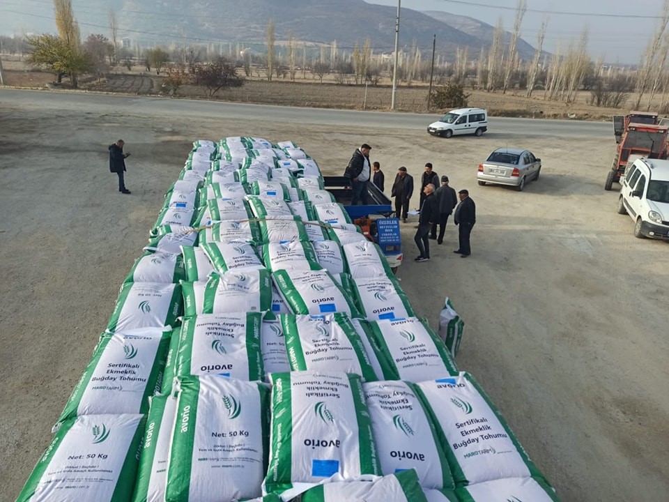 Afyonkarahisar'da çiftçilere 33 ton buğday tohumu dağıtıldı