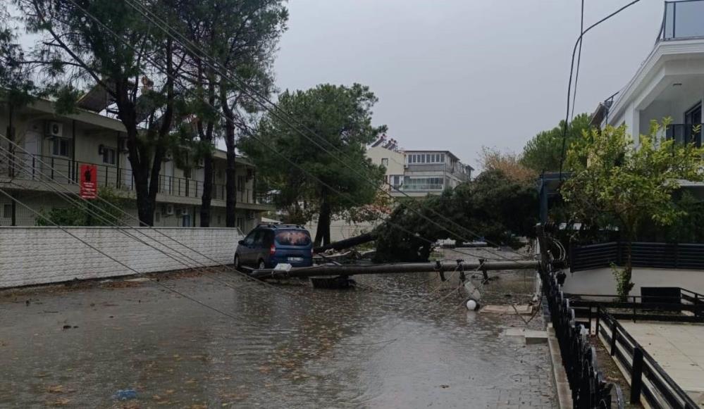 Güney Marmara'da rüzgarın hızı 103 kilometreye çıktı yağış etkili oldu