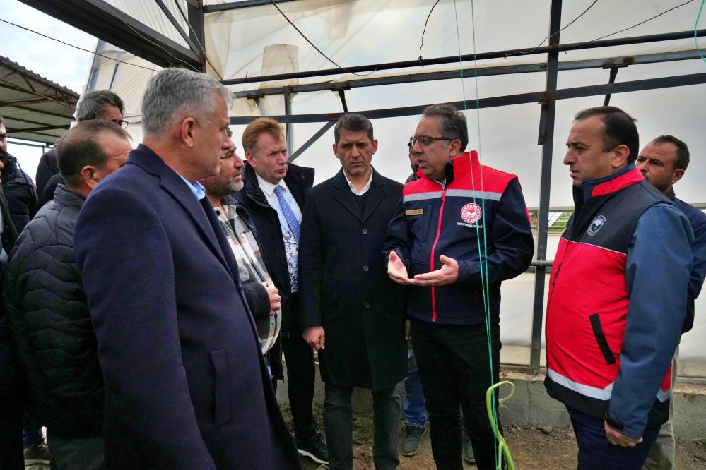 Antalya'daki hortumda 4500 dekar tarım alanı zarar gördü
