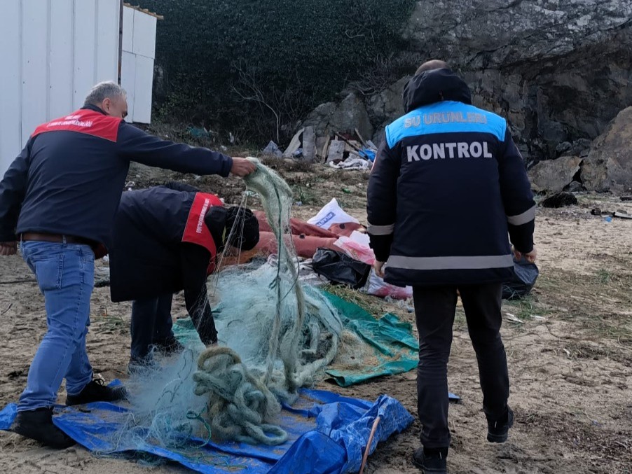 Kırklareli'nde izinsiz denize serilen 2 bin 500 metre ağ bulundu