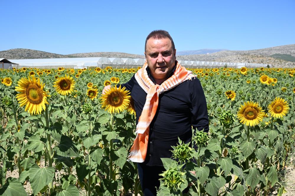 Muhittin Böcek: "Daha güçlü tarım için Antalyalı çiftçilerimize desteklerimiz sürecek"