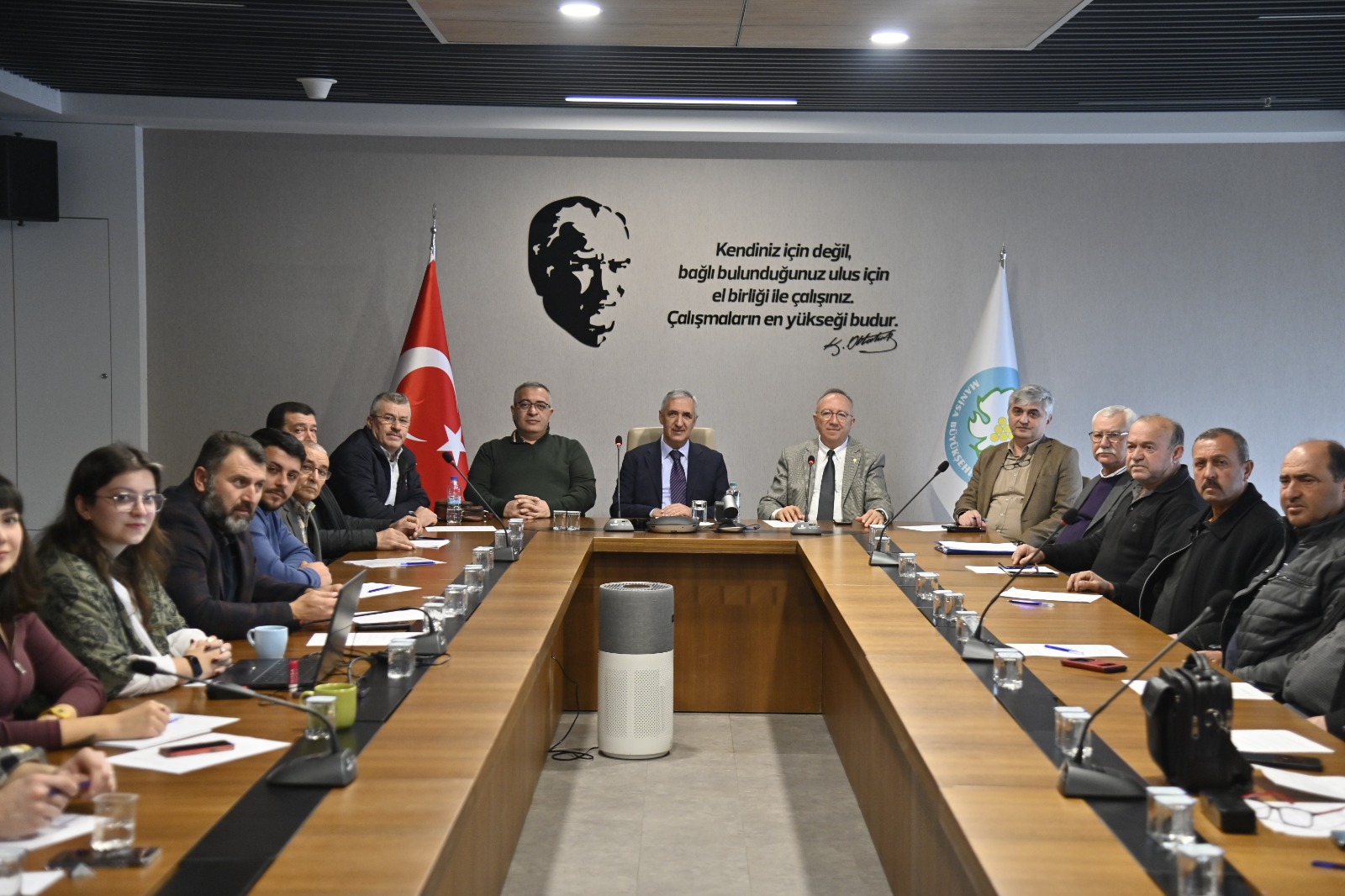 Manisa'da Büyükşehir, çiftçilerin sulamadaki sorunlarına çözüm üretiyor