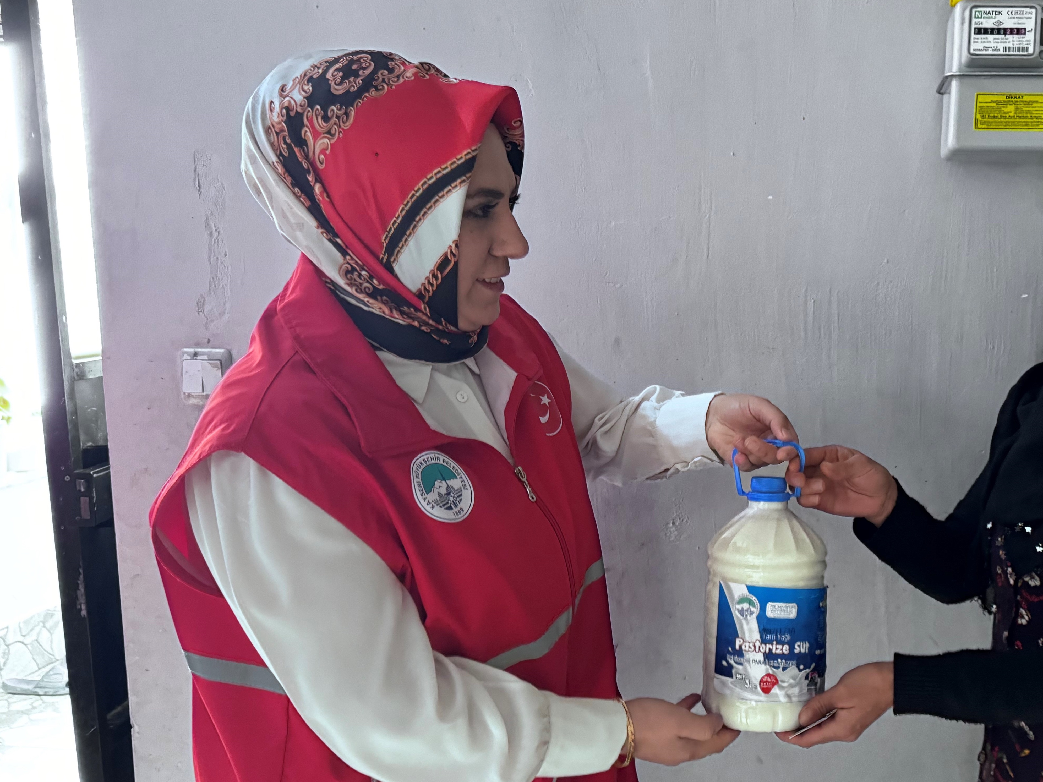 Kayseri'de 2 yılda 3 bin 500 çocuğa 320 bin litre süt desteği ulaştırıldı