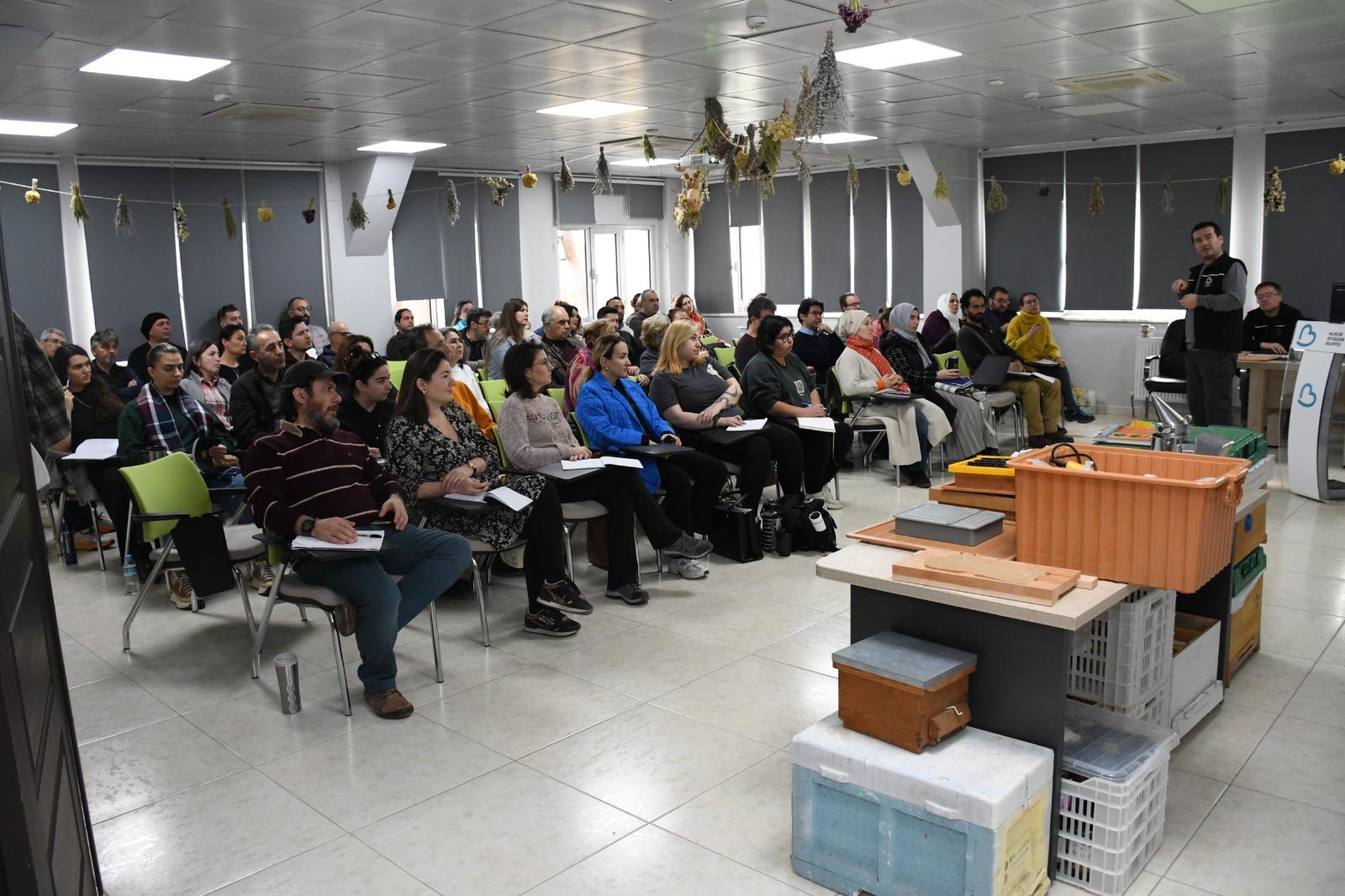 BAÇEM'in arıcılık kursuna başka illerden de katılım sağlandı
