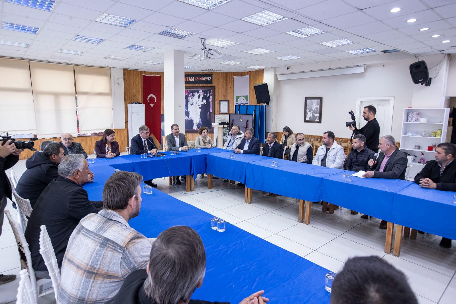 İzmir'de Başkan Tugay, süt üreticilerinin sorunlarını dinledi