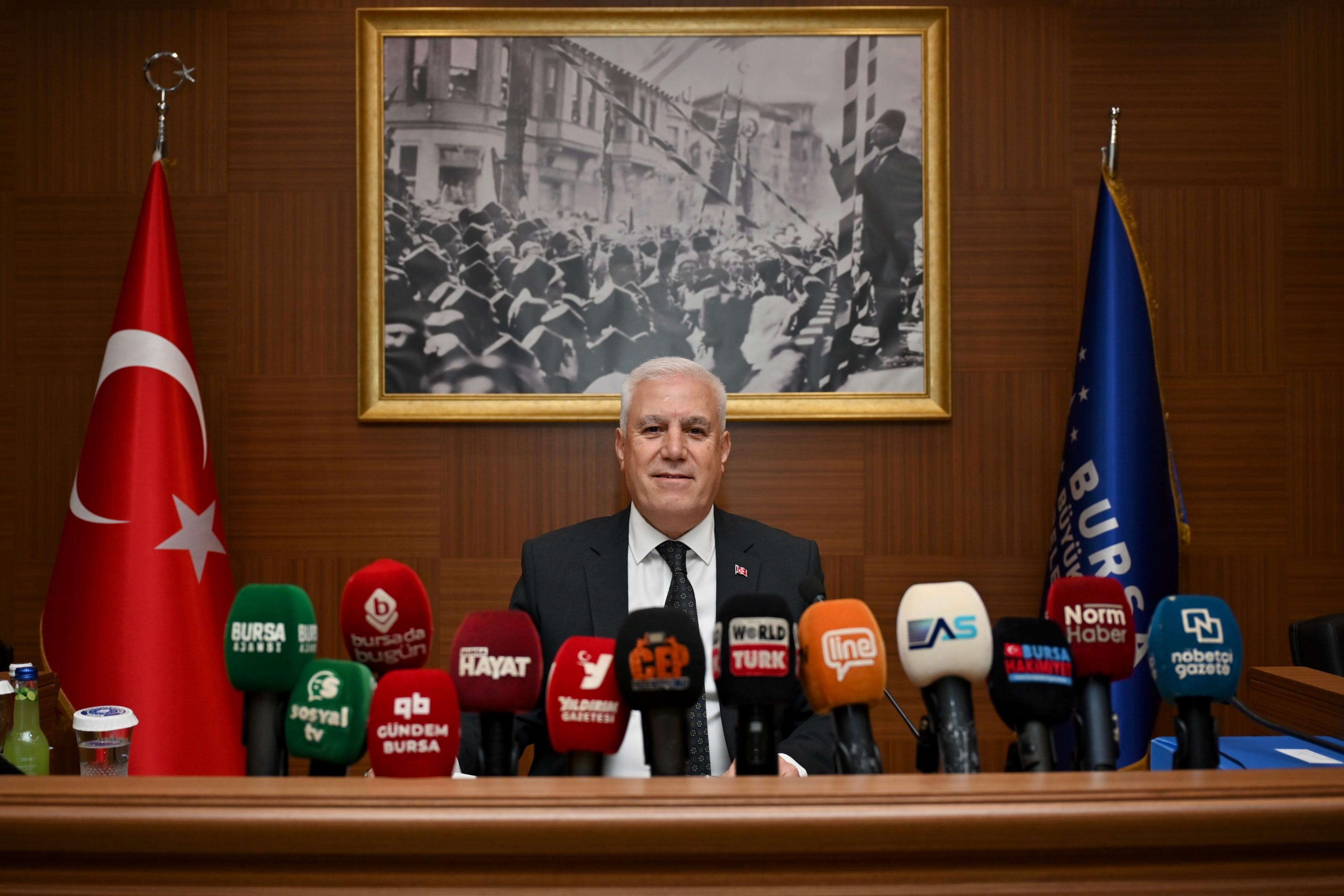 Bursa Büyükşehir Belediye Başkanı Bozbey'den "okul sütüne izin" açıklaması