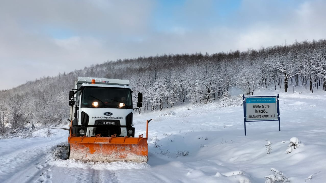 Bursa'da kapanan 235 mahalle yolu hızla açıldı