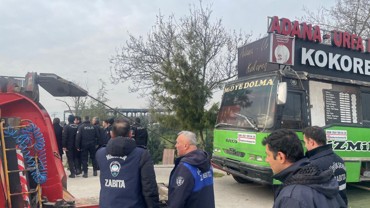 Bursa'da "kaldırımda sokak yemekleri"ne sabah operasyonu
