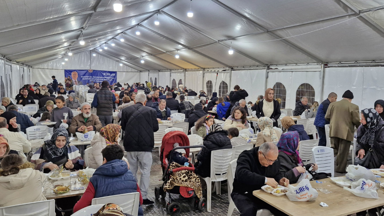 Bursa'da ramazanın ilk günü iftar çadırları doldu