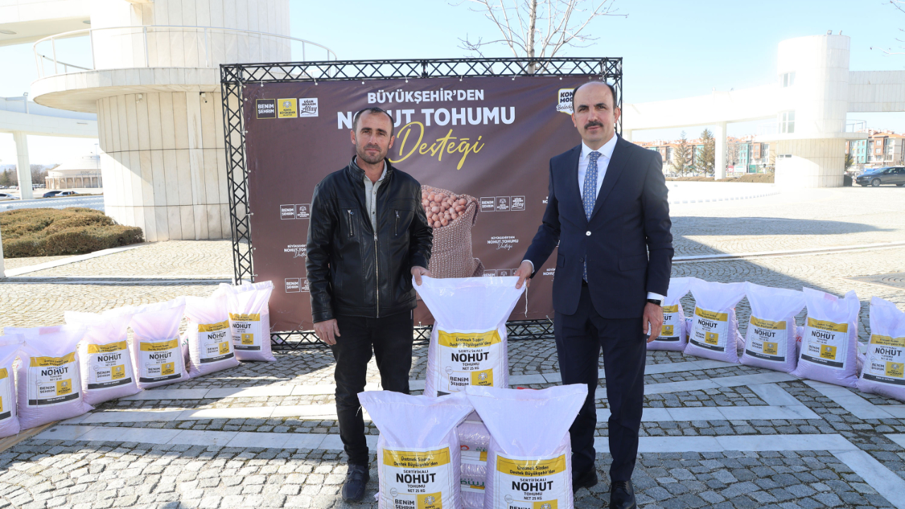 Konya Büyükşehir'den çiftçilere 108 bin kilogram nohut tohumu desteği