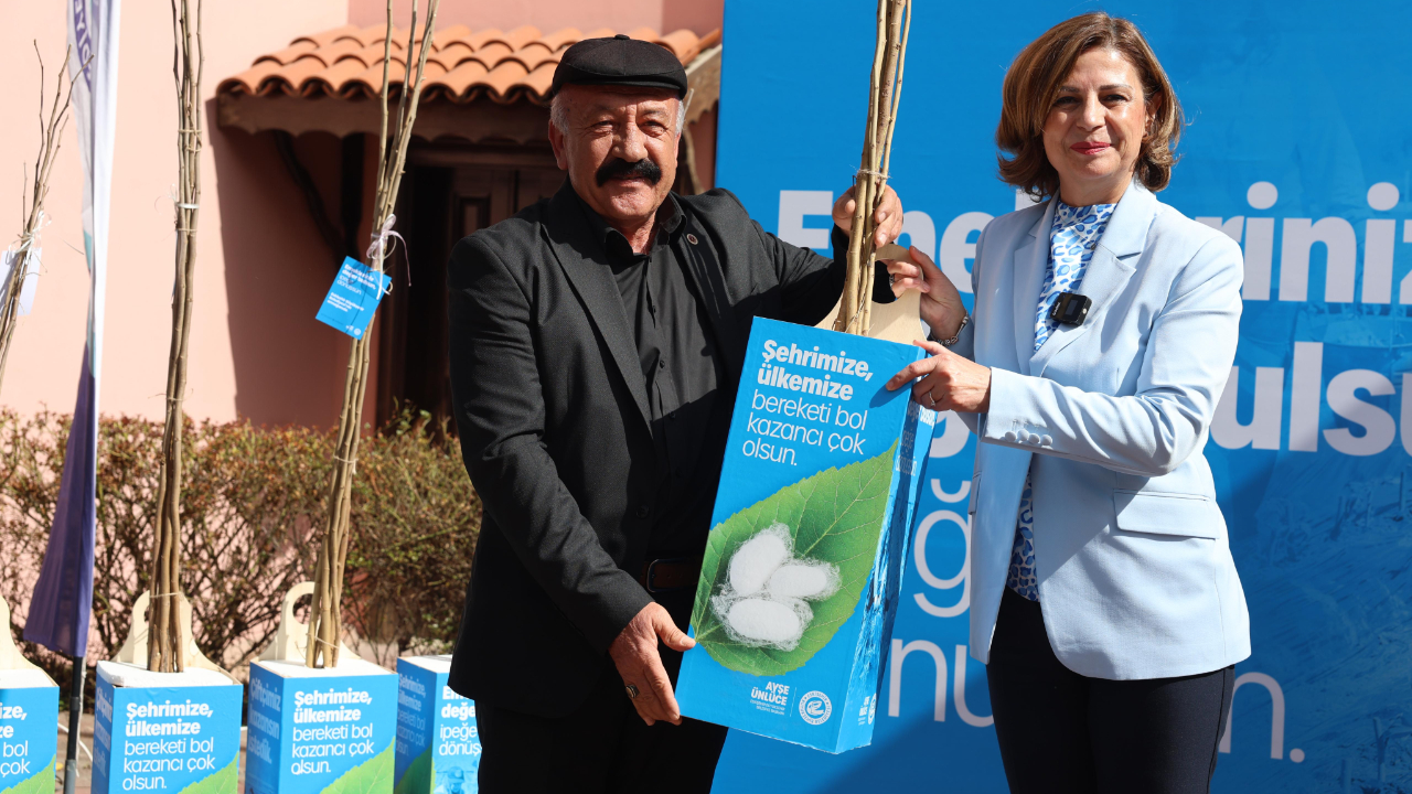 İpek böceği üreticilerine Eskişehir'den 2 bin dut fidanı desteği