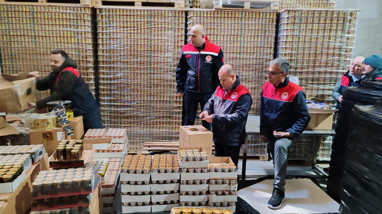 Lüleburgaz'da 1,1 milyon kutu enerji içeceği yakalandı