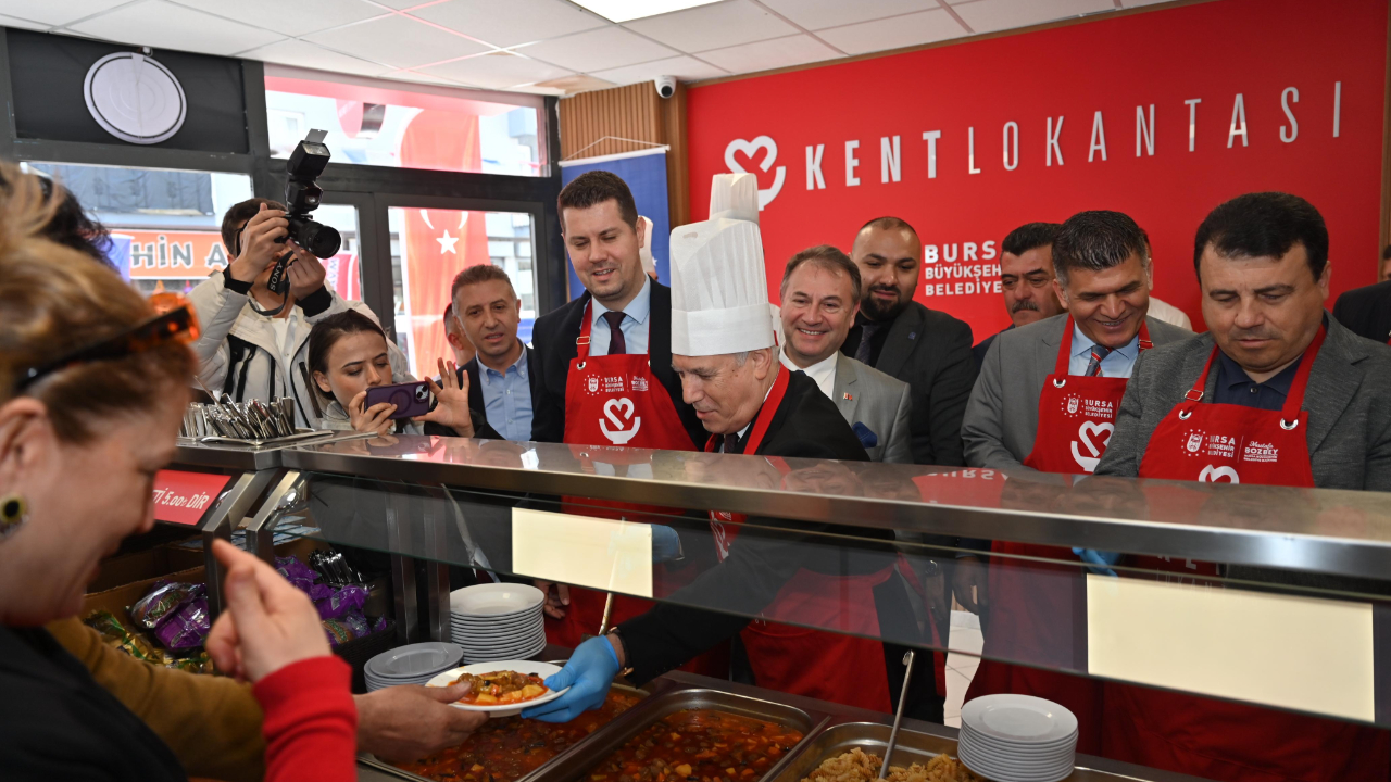 Bursa'da kent lokantası açılışında "askıda yemek" uygulamasına katkı çağrısı