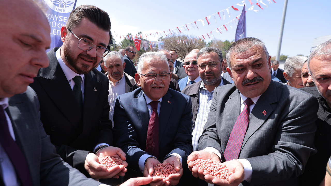 Kayseri Büyükşehir 200 ton nohut ve 38 ton mercimek tohumu dağıttı