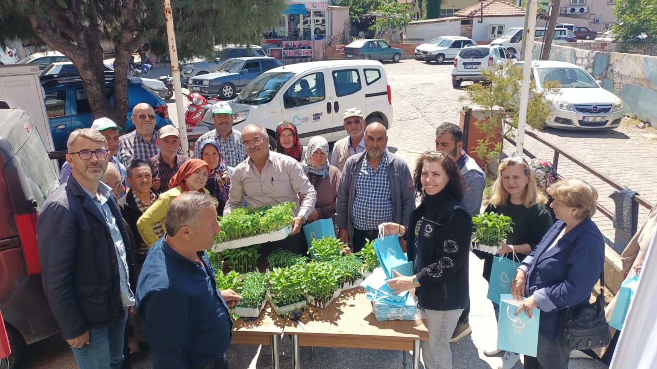 Balıkesir Büyükşehir 20 ilçede 228 bin sebze fidesi dağıttı
