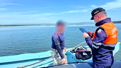 Uluabat Gölü'nde usulsüz avlanan 4 kişiye 67 bin lira ceza