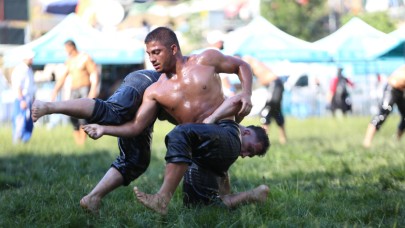 800 pehlivan Bursa'da altın kemer için ter dökecek