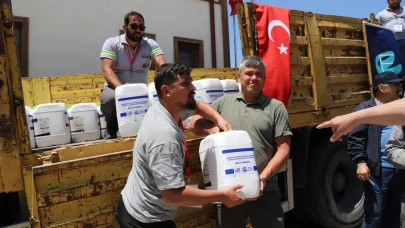 Mihalıççıklı kiraz üreticilerine sıvı gübre desteği yapıldı