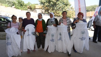 Muğla'da arıcılara 3 bin maske dağıtıldı