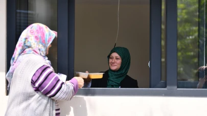 Yakın Mutfak'ta 3 çeşit yemek 30 lira