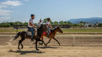 Bursa Geleneksel Rahvan At Yarışları'nda heyecan doruktaydı