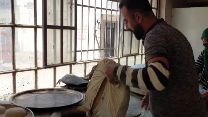 Muşlu aile, yöresel tandır ekmeğini Bursa’da yaşatıyor