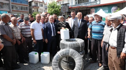 Bursa'dan "18'inci ilçe"ye sulama borusu ve gübre desteği