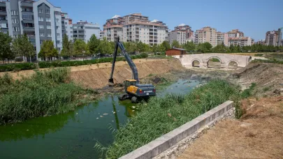 Bursa Büyükşehir, Ayvalı Dere'yi temizliyor