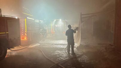 Ayvalık'ta zeytinyağı paketleme tesisinde yangın