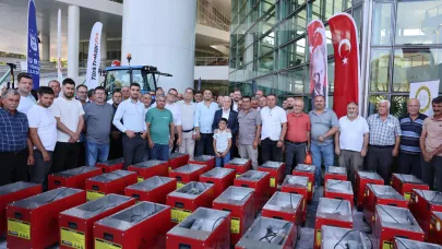Bursa Büyükşehir'den kırsala 38 salça makinesi desteği