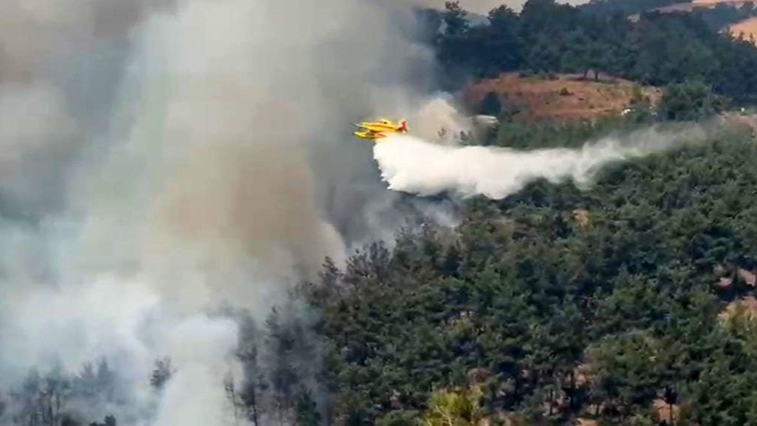 Harmancık yangınına 5 uçak 30 helikopterle müdahale sürüyor