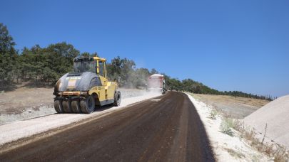 Mustafakemalpaşa'nın kırsalında yollar konforlu hale geliyor