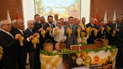 Manisa'da sezonun ilk kuru üzümü 3500 liradan alındı